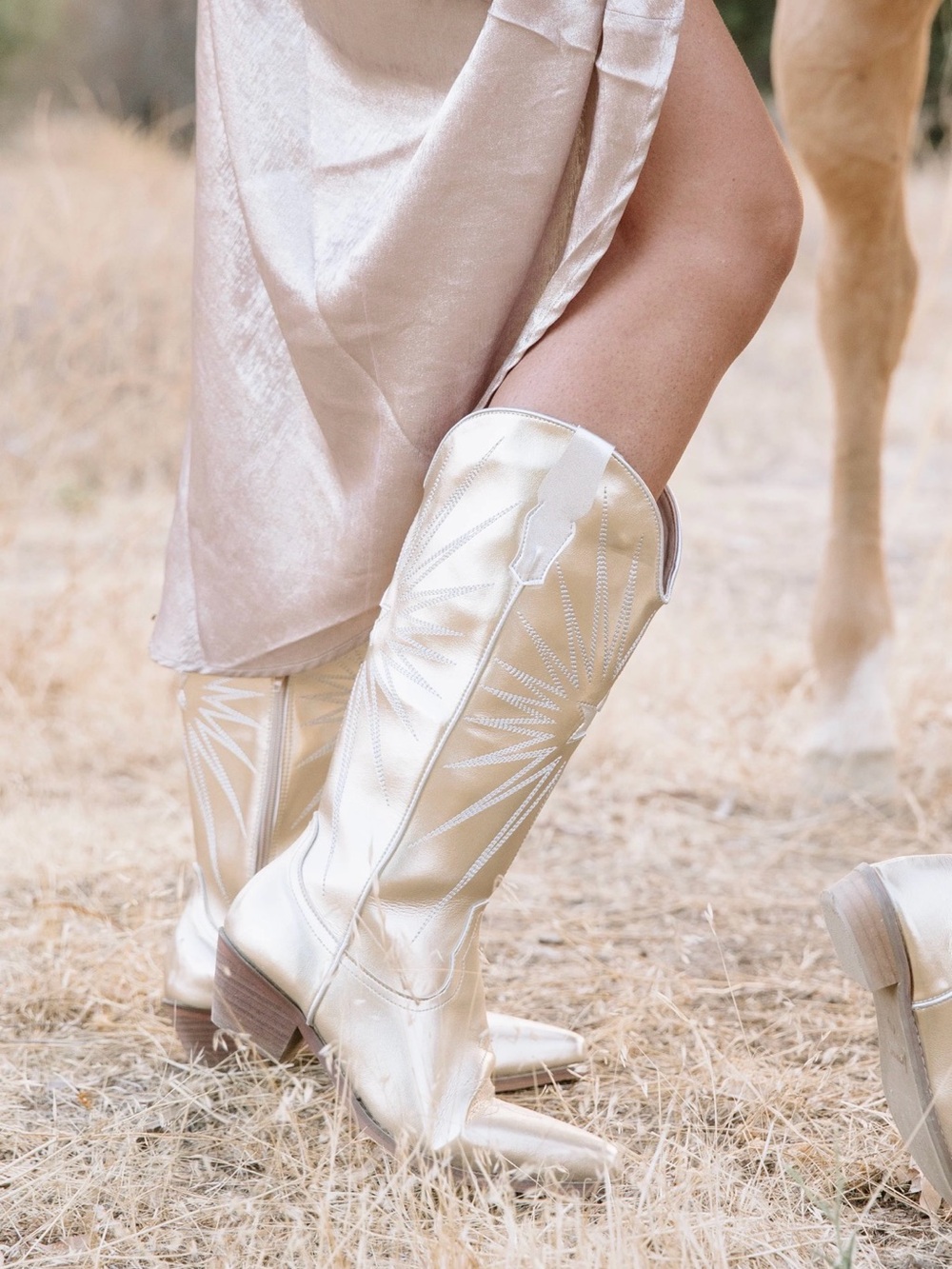 Women’s Gold Cowgirl Boots Size 9